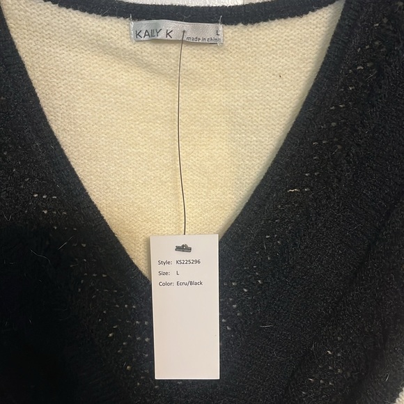 NWT Kaily K ~Ivory/black open knit V-neck sweater ~ sz Large - Picture 3 of 7